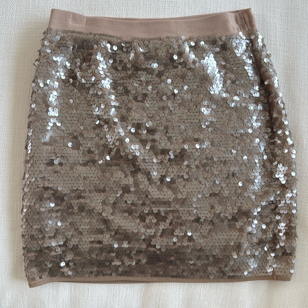 BCBG MaxAzaria Sequined Mini Skirt. Sexy and fun! Perfect condition.